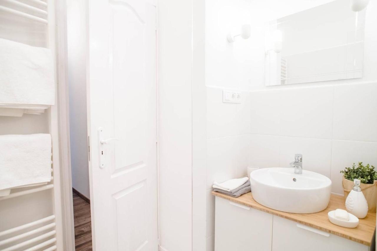Comfy, Renewed 3 Bedroom Apt In Center Budapešť Exteriér fotografie